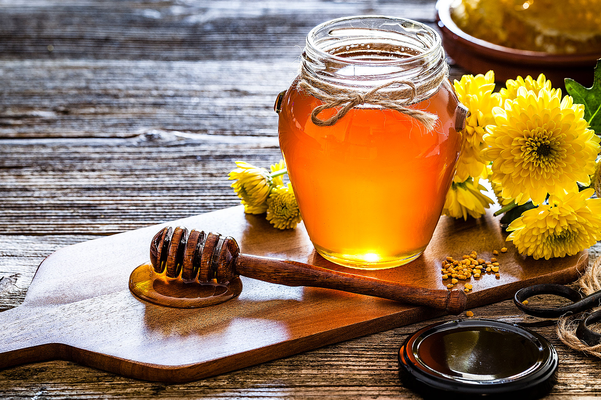 Top 5 Benefits of Raw Honey for Seniors - Ingleside